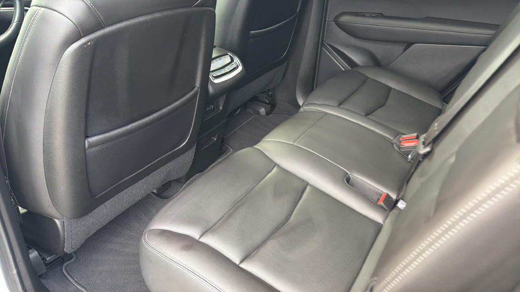 Used 2024 Cadillac XT6 Luxury FWD image 23