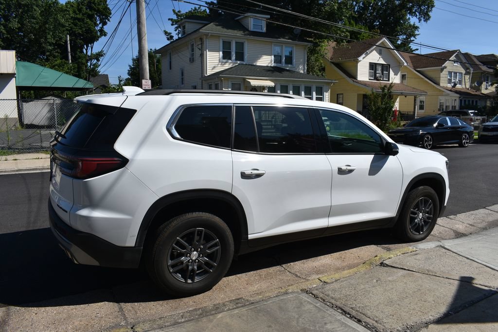 Used 2025 GMC Acadia Elevation AWD/4WD image 5