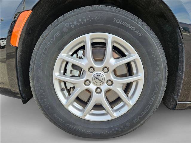 Used 2024 Chrysler Pacifica Touring-L image 23