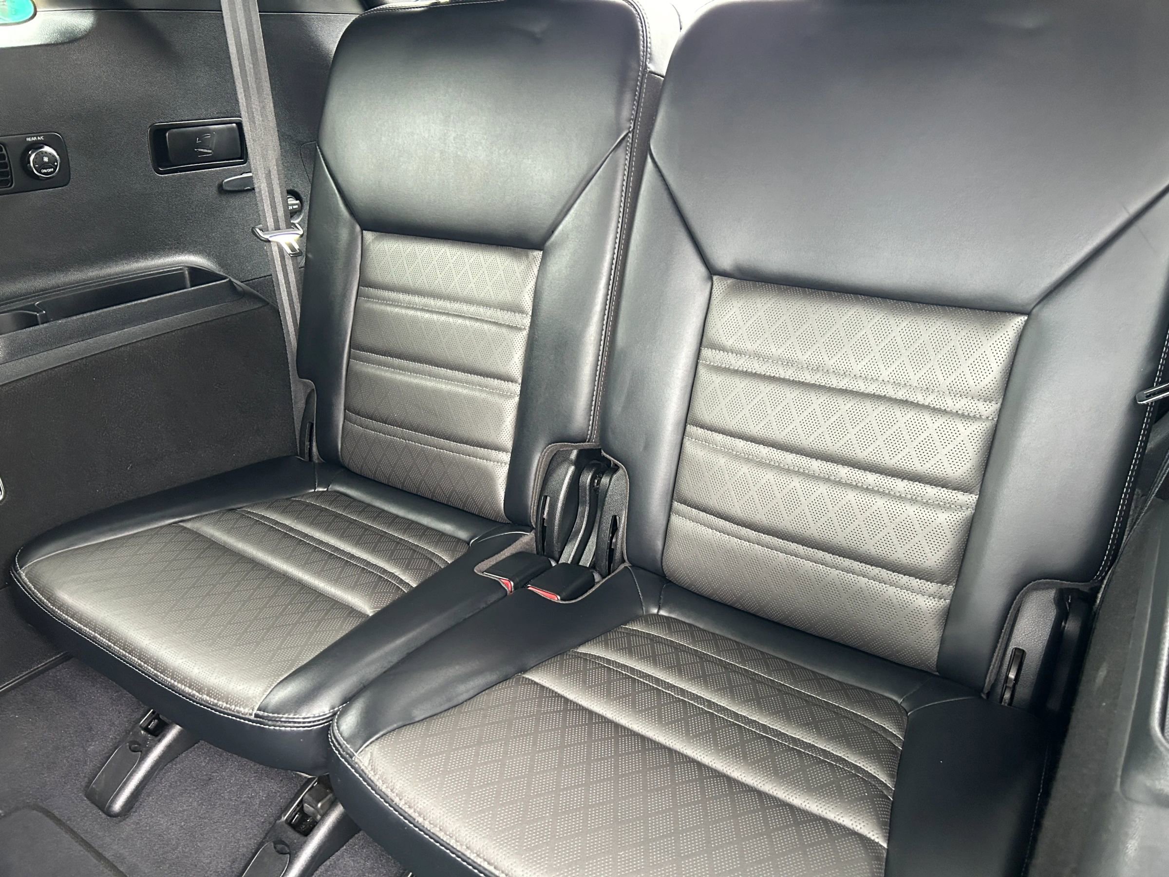 Used 2019 Kia Sorento SX image 22
