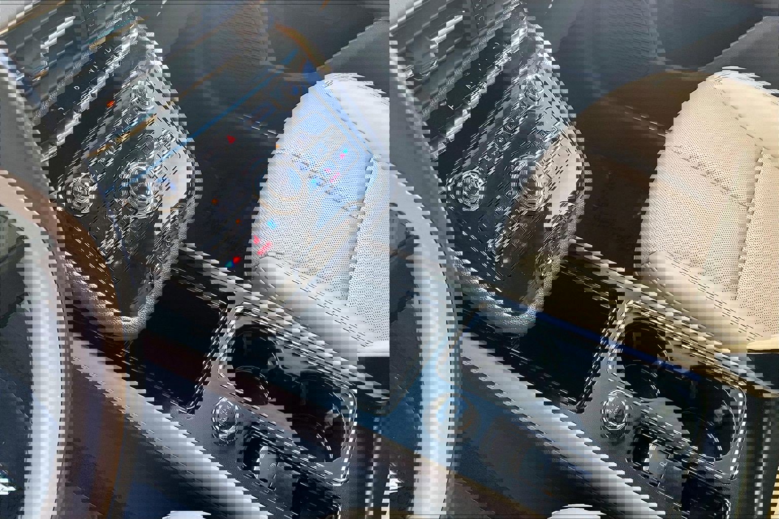 Used 2020 Lincoln Corsair AWD w/ Equipment Group 101A image 22