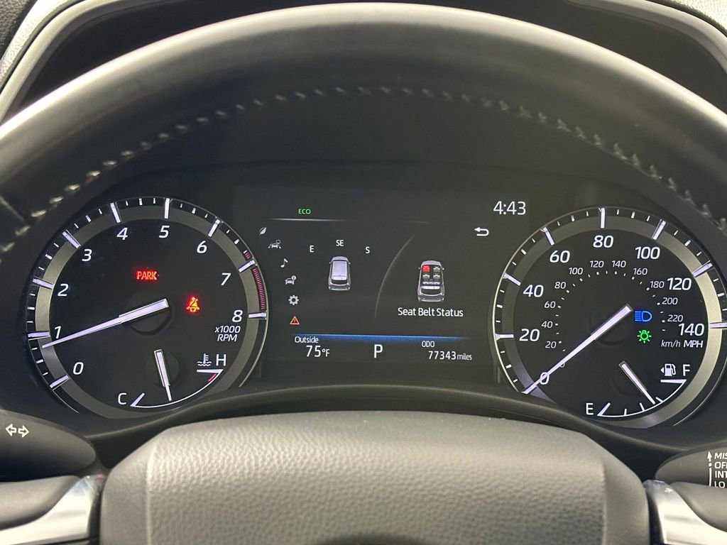 Used 2021 Toyota Highlander XLE AWD/4WD image 33