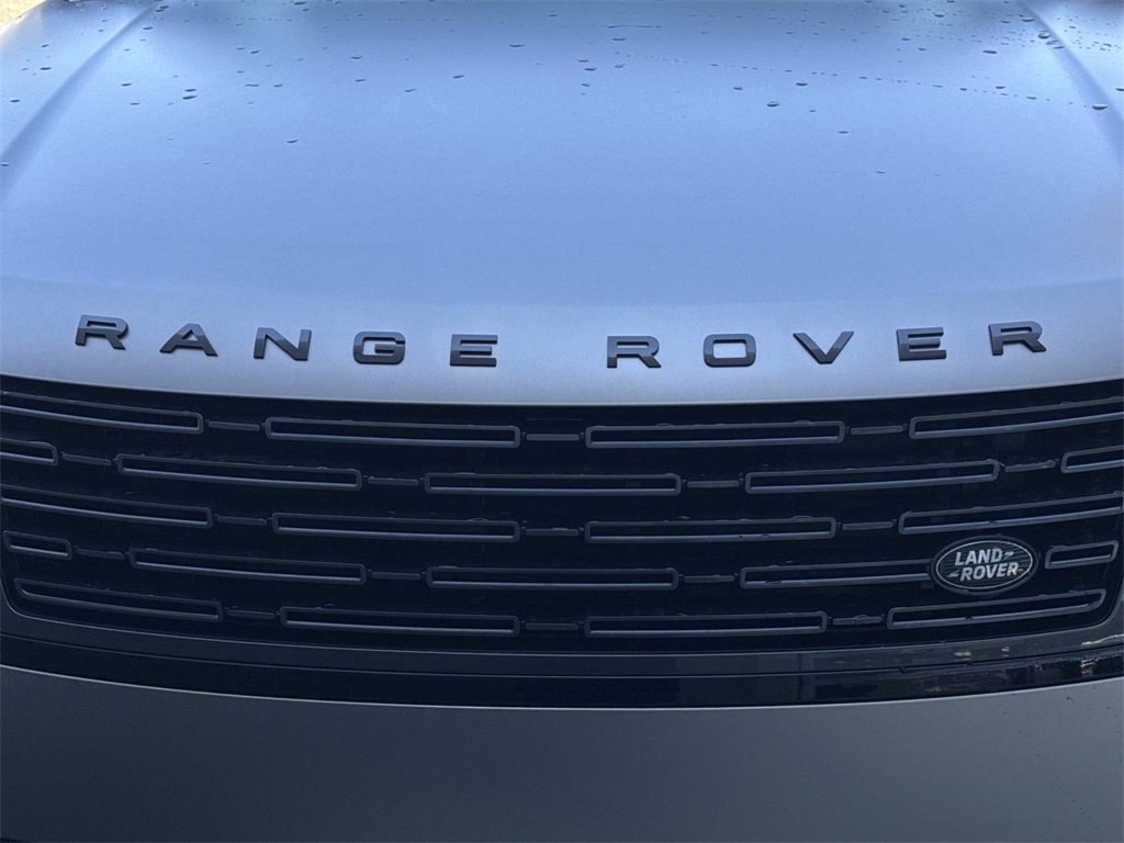 New 2026 Land Rover Range Rover Long Wheelbase SE image 10