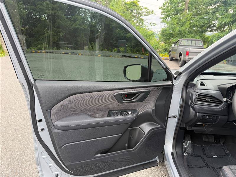 Used 2025 Subaru Forester Premium AWD/4WD image 11