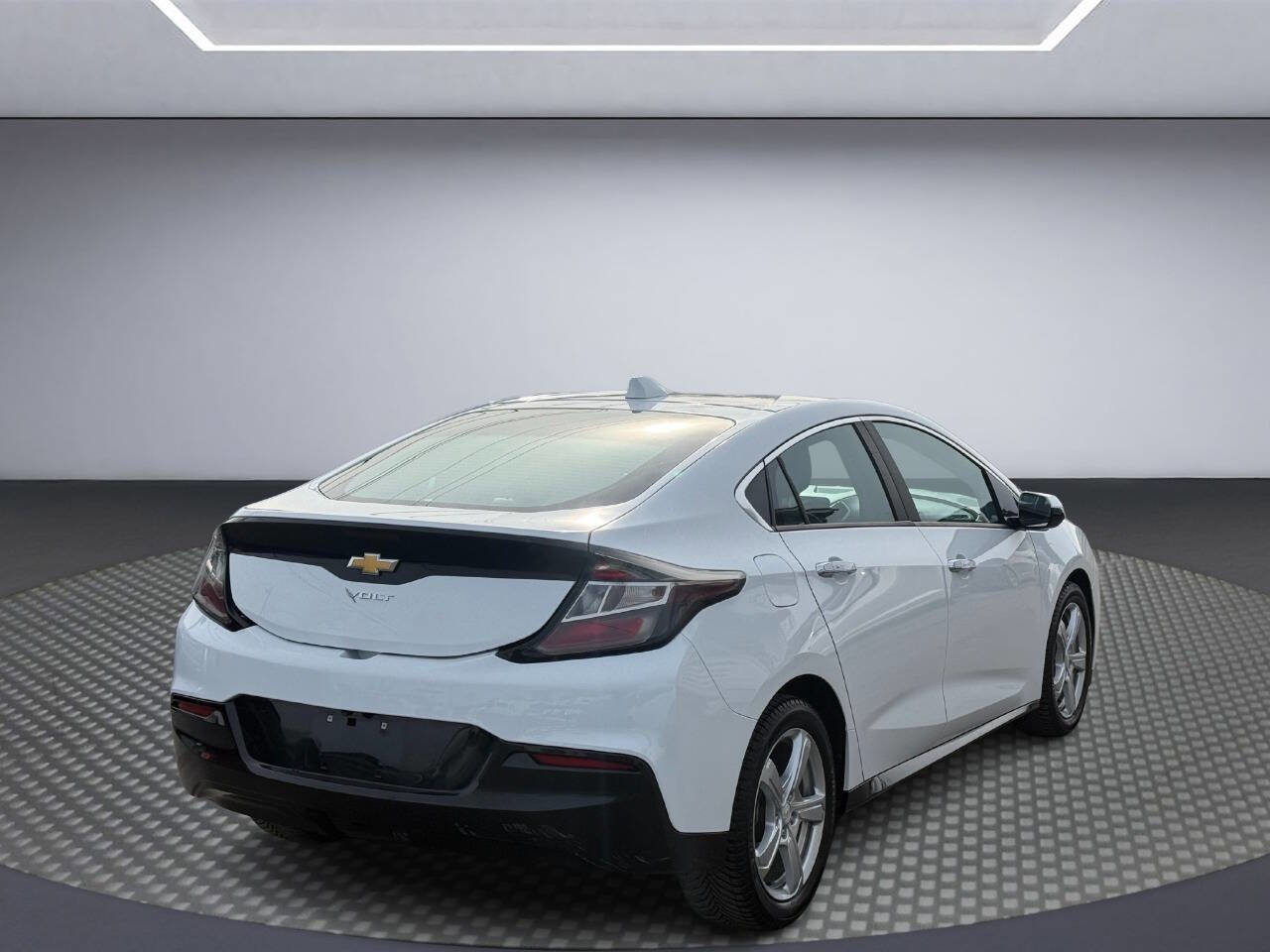 Used 2017 Chevrolet Volt LT w/ Comfort Package FWD image 7