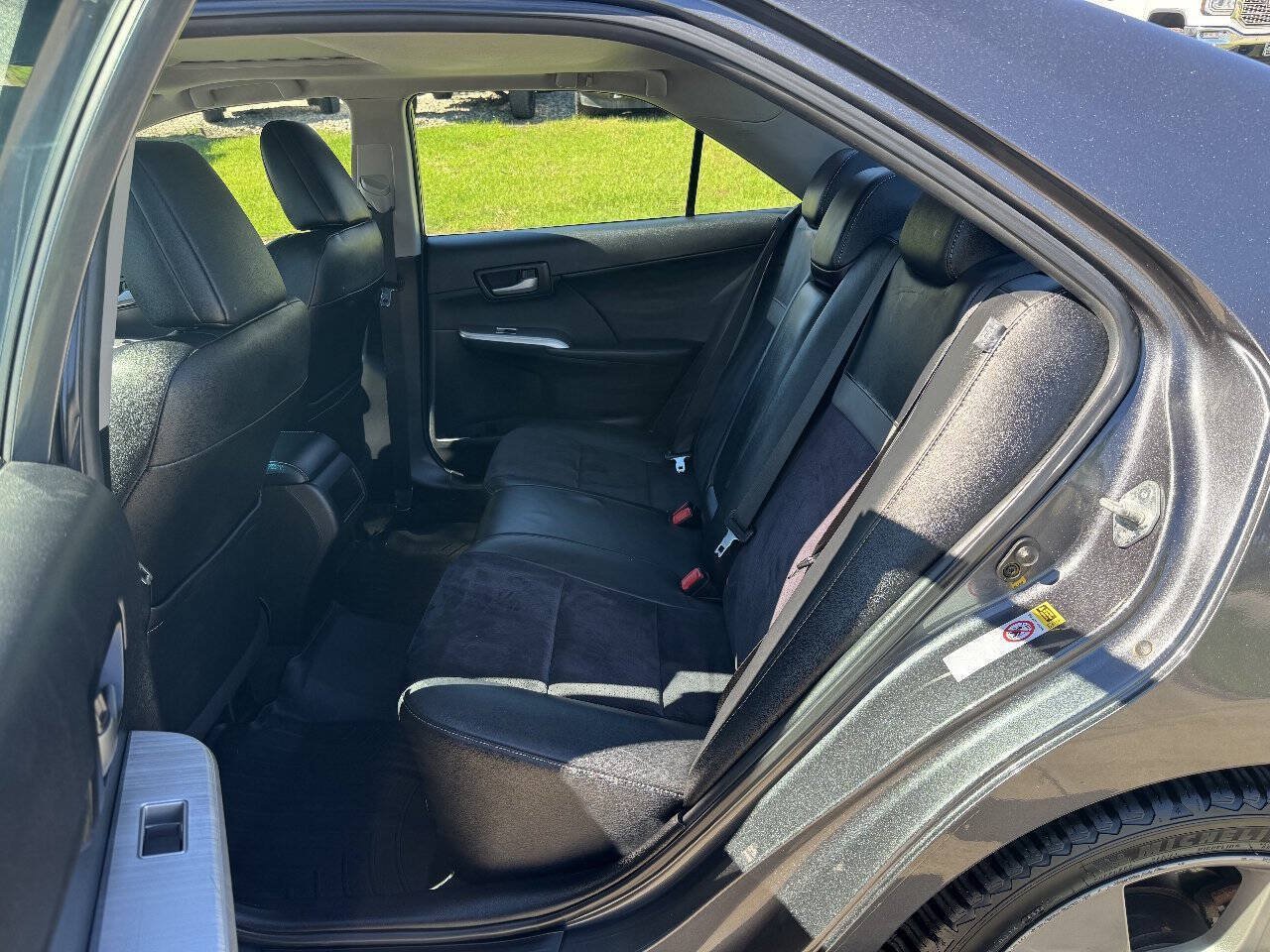 Used 2012 Toyota Camry SE w/ Leather Pkg FWD image 12