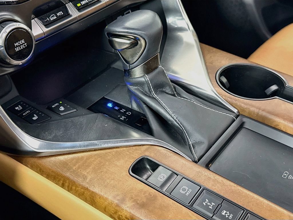 Used 2022 Lexus LX 600 4WD w/ Interior Upgrade Package image 17