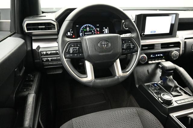 Used 2025 Toyota 4Runner SR5 AWD/4WD image 11