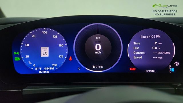 Used 2025 Porsche Macan Electric RWD image 38