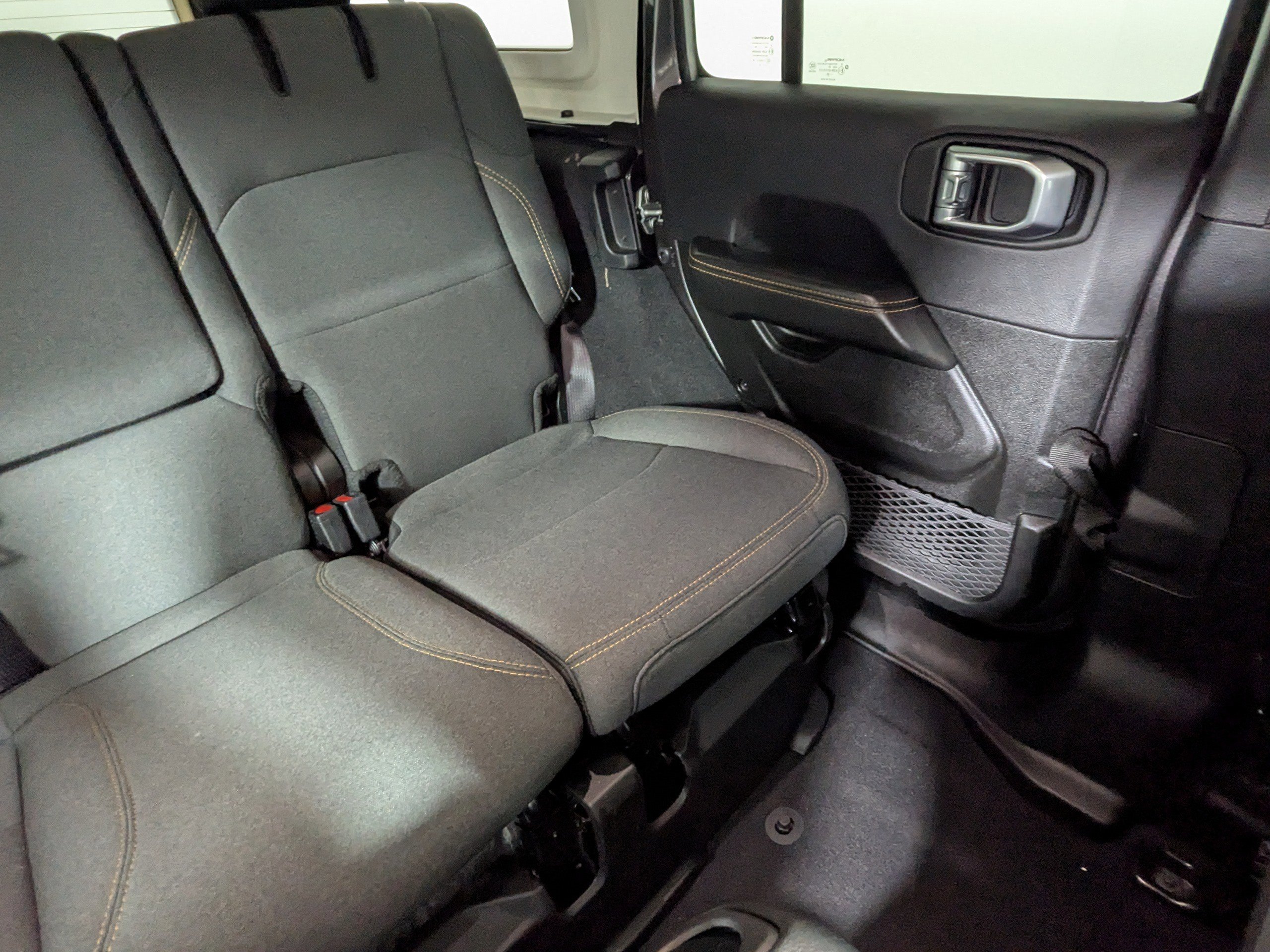 Used 2025 Jeep Wrangler Unlimited Sahara AWD/4WD image 37