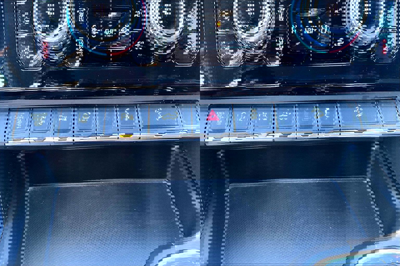 Used 2024 GMC Sierra 2500 Denali w/ Denali Reserve Package image 28