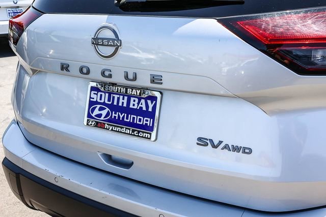 Used 2024 Nissan Rogue SV AWD/4WD image 7