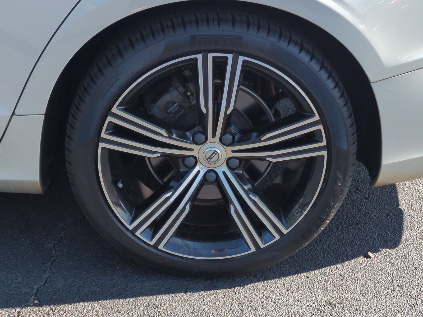 Used 2021 Volvo S60 T5 Inscription image 13