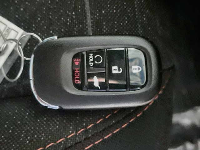 Certified 2025 Honda HR-V Sport image 33