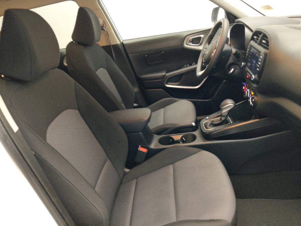 Used 2023 Kia Soul LX image 21
