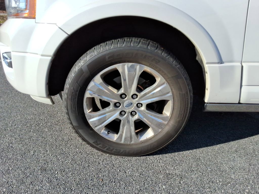 Used 2015 Ford Expedition Platinum image 9