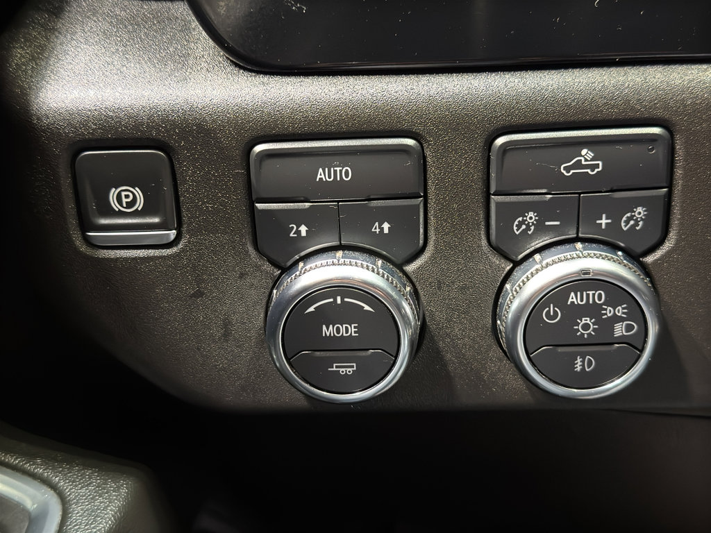 Used 2025 GMC Sierra 1500 Elevation w/ LPO, Elevation Black Package image 35