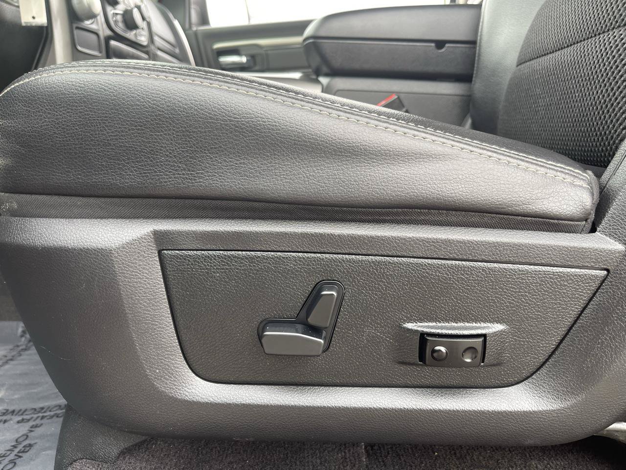 Used 2017 RAM 1500 Sport RWD image 39