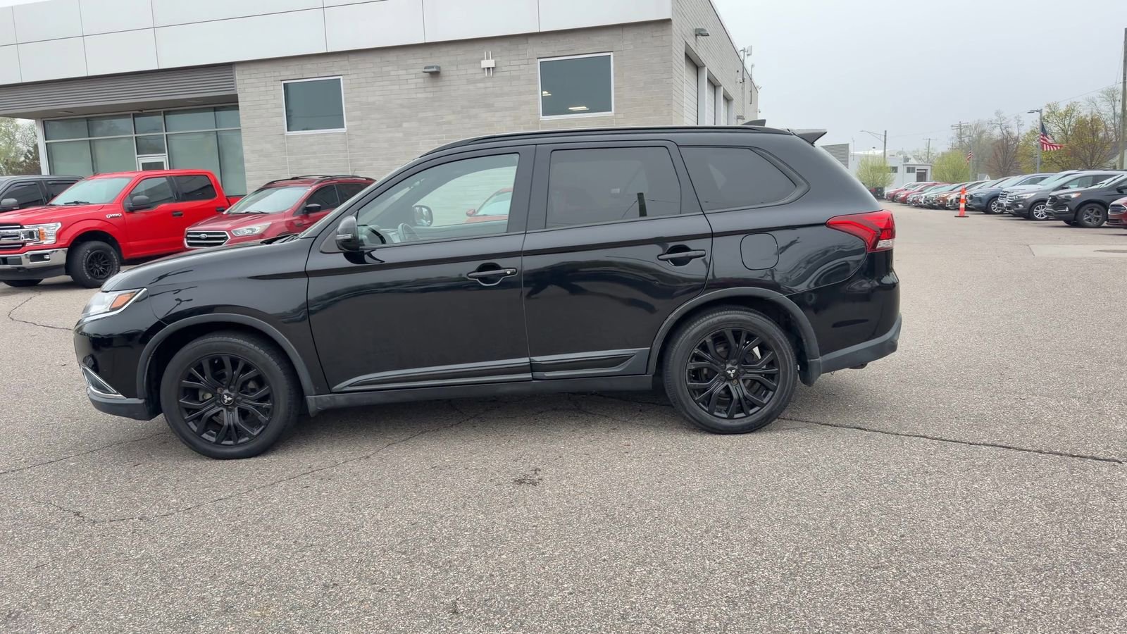 Used 2018 Mitsubishi Outlander LE image 6