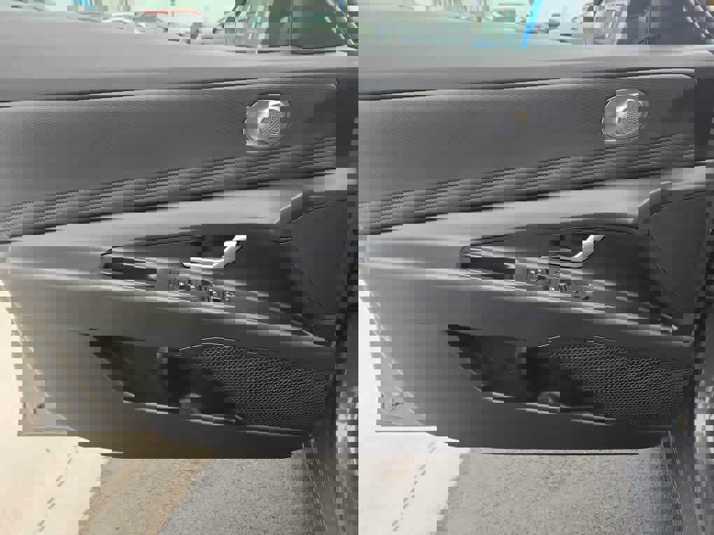 Used 2024 Hyundai Elantra SEL w/ Convenience Package image 17