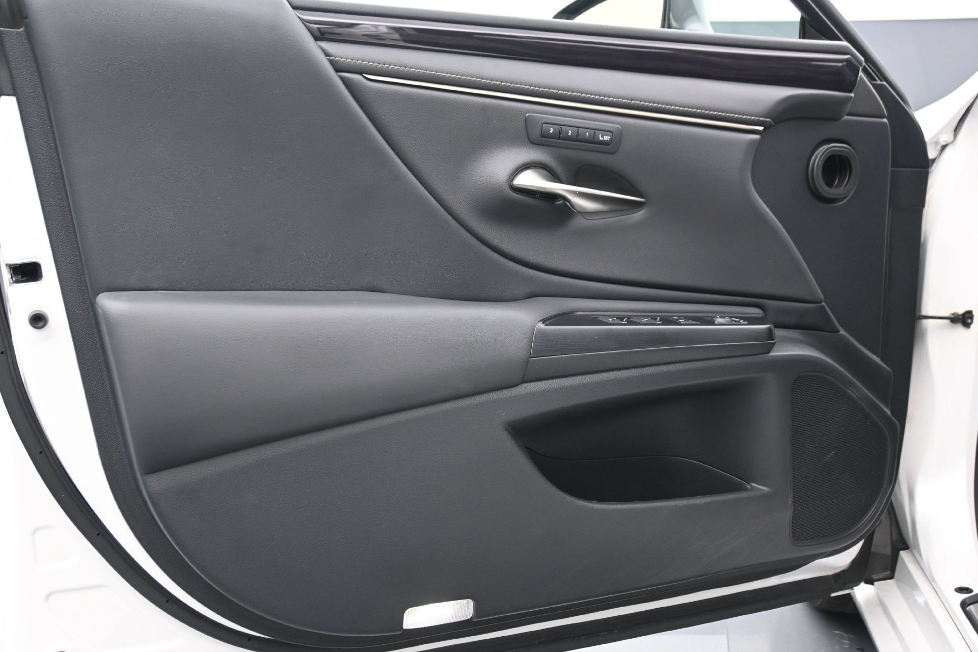 Used 2021 Lexus ES 250 AWD/4WD image 16