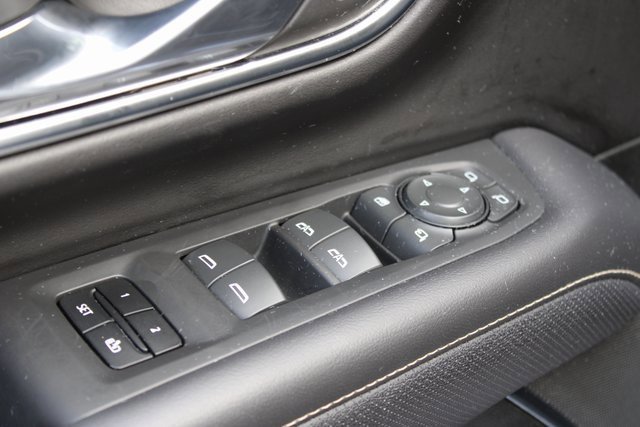 Used 2023 GMC Yukon SLT w/ SLT Premium Package image 23