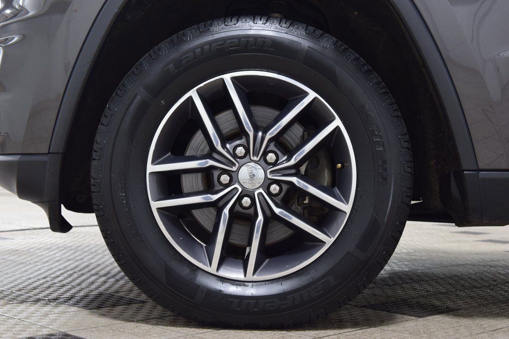 Used 2017 Jeep Grand Cherokee Limited image 29