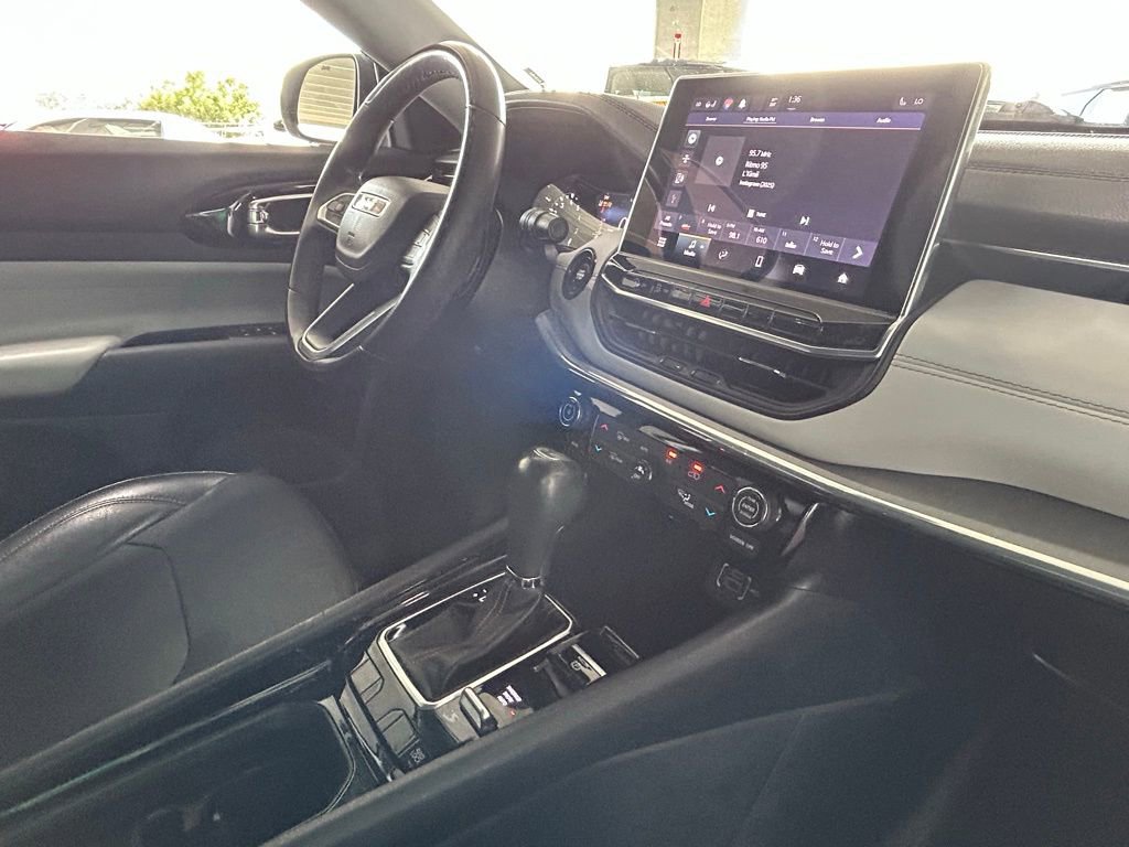 Used 2022 Jeep Compass Limited image 24