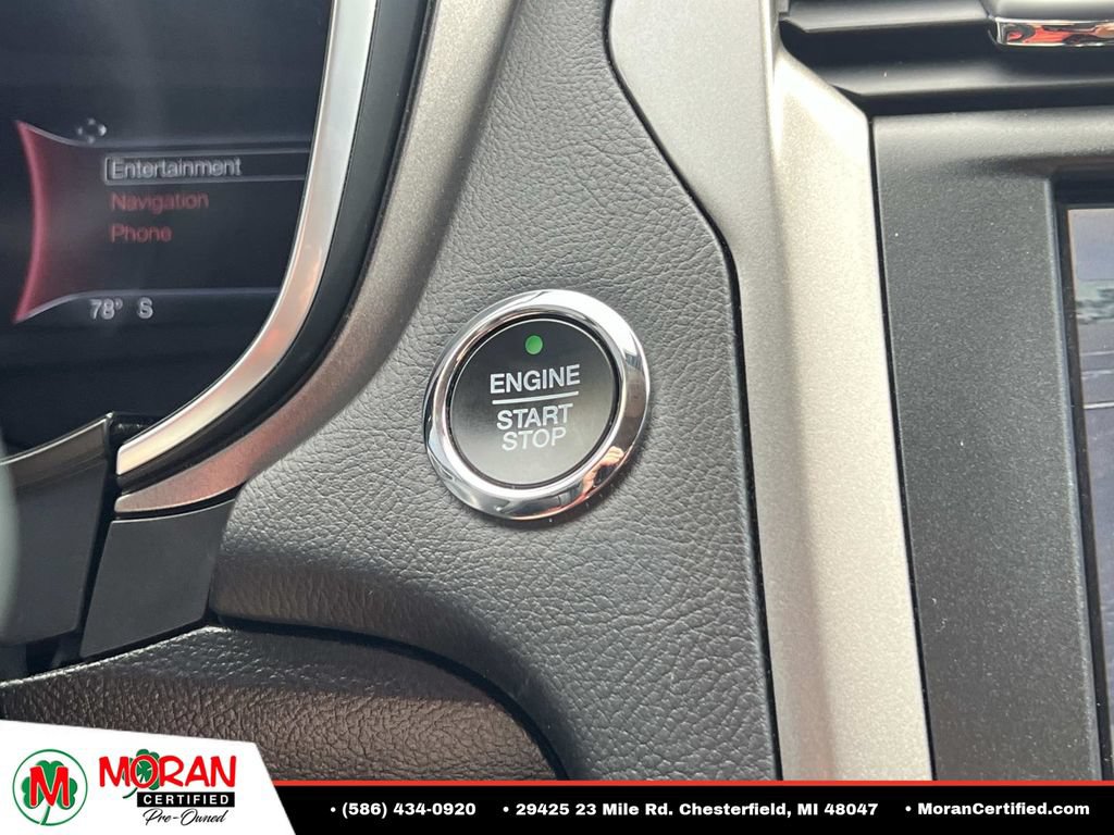 Used 2020 Ford Fusion SE FWD image 23