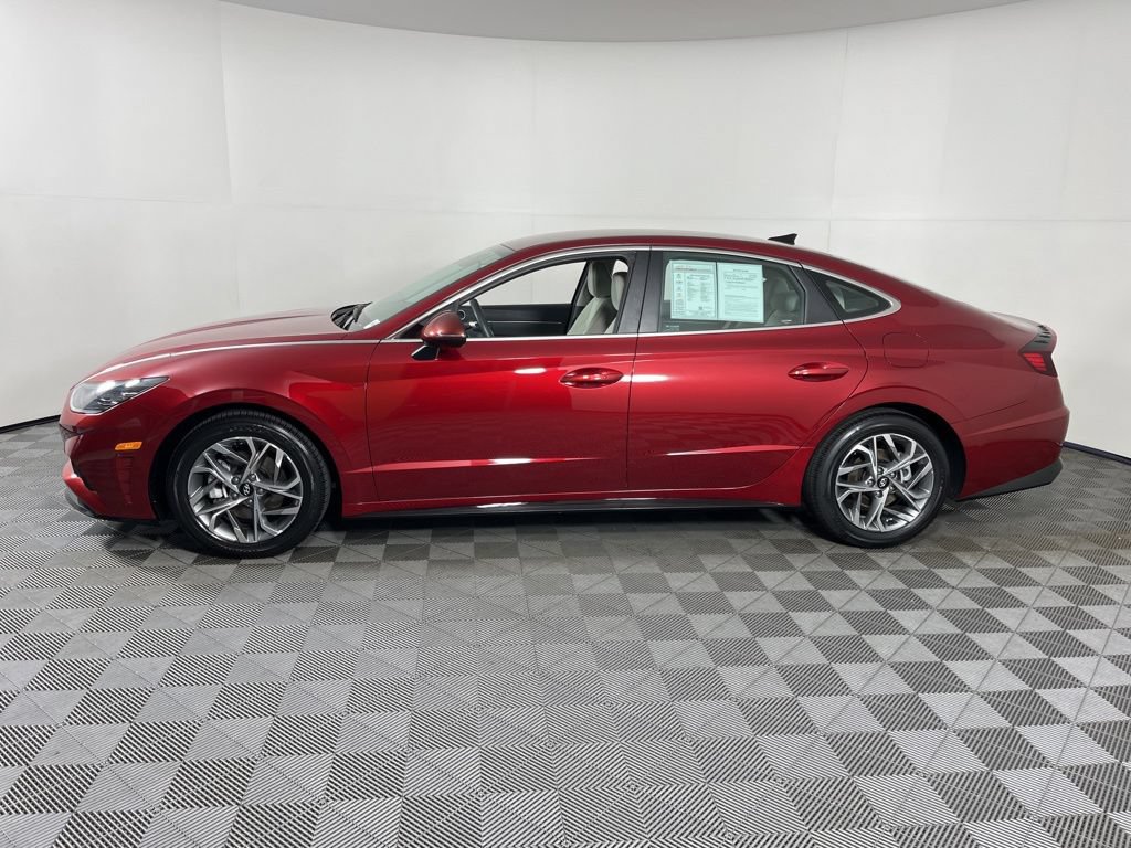 Used 2023 Hyundai Sonata SEL FWD image 2