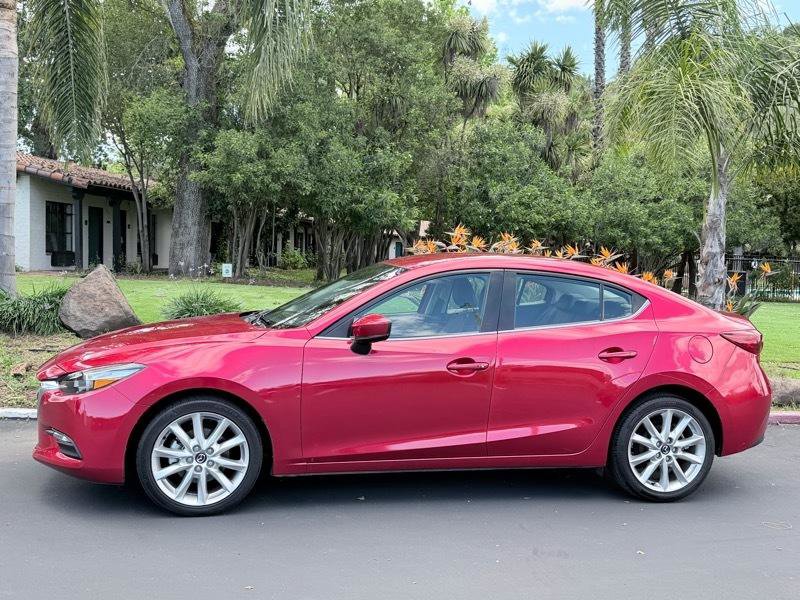 Used 2017 MAZDA MAZDA3 Touring FWD image 2