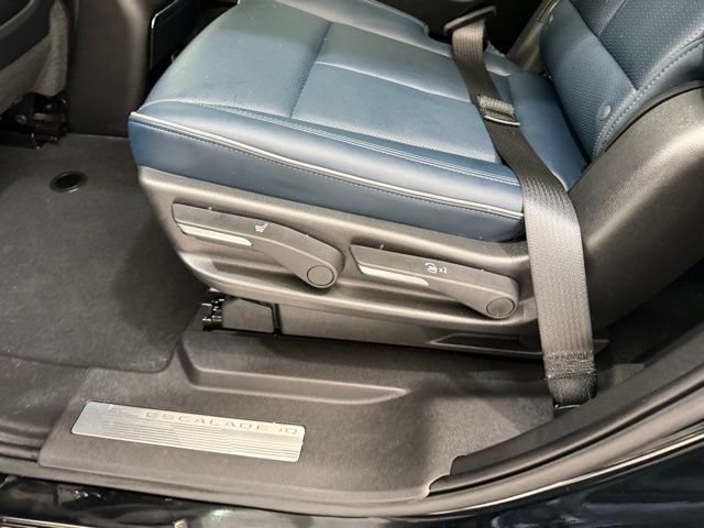 Used 2025 Cadillac Escalade IQ Luxury 2 w/ LPO, Premium Carpet Package AWD/4WD image 19