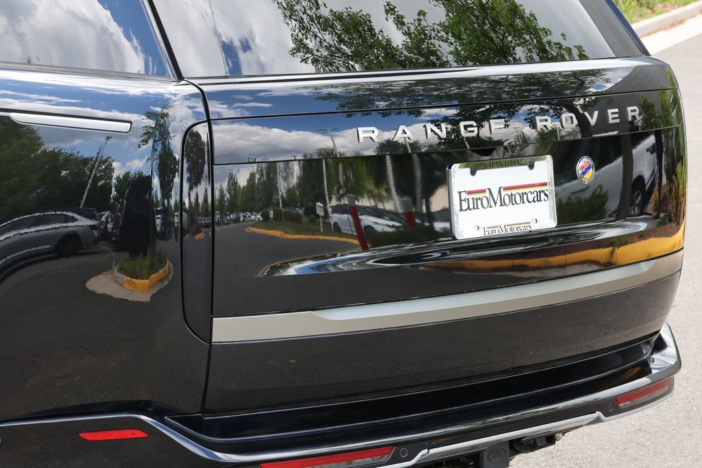 New 2026 Land Rover Range Rover Long Wheelbase SE AWD/4WD image 6