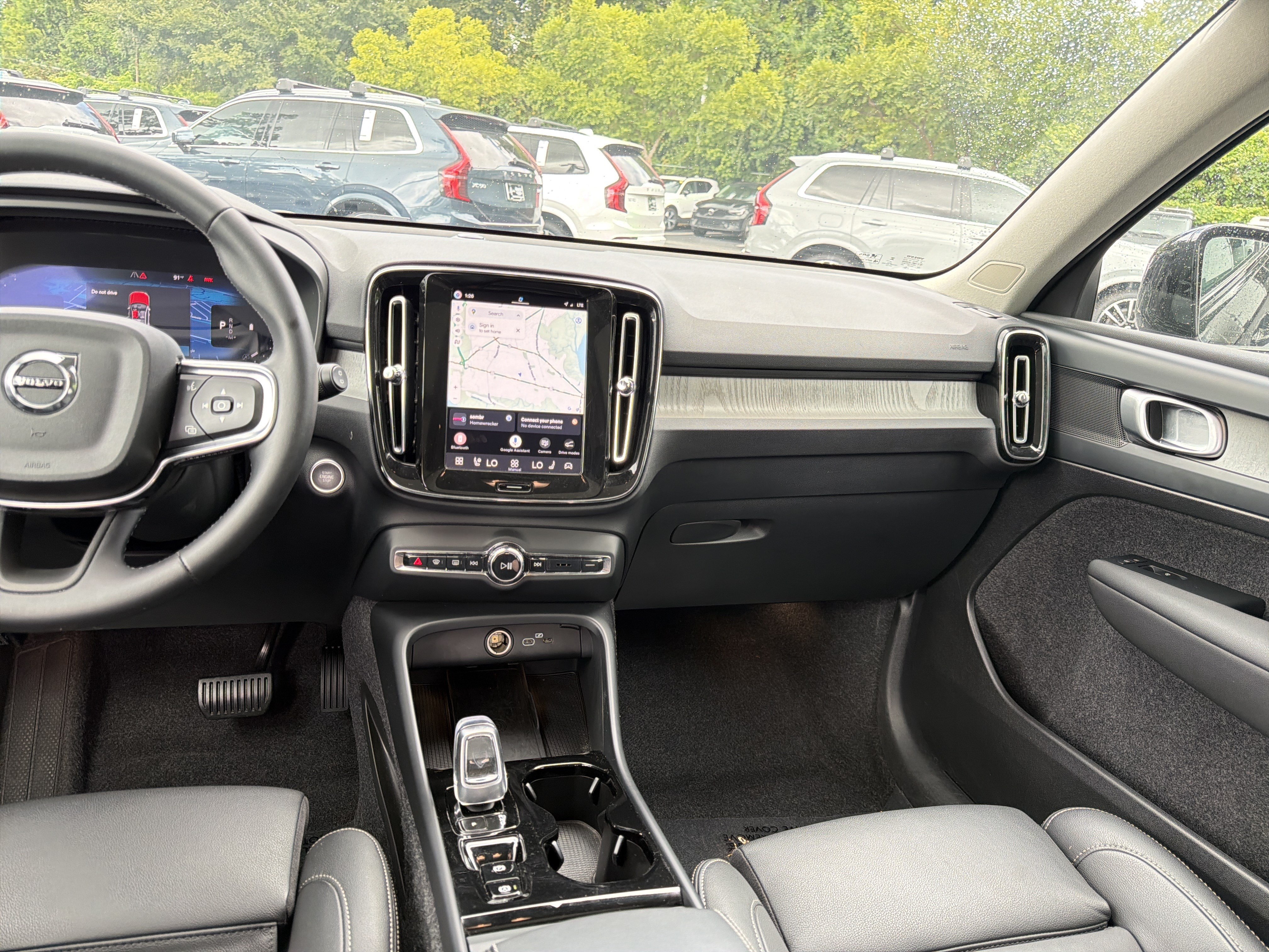Certified 2026 Volvo XC40 B5 Plus AWD/4WD image 31