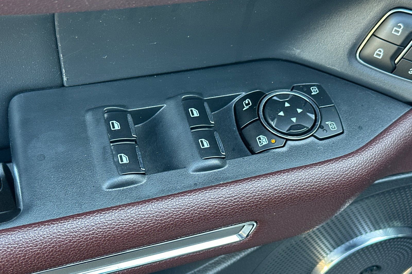 Used 2023 Ford Expedition Limited image 12