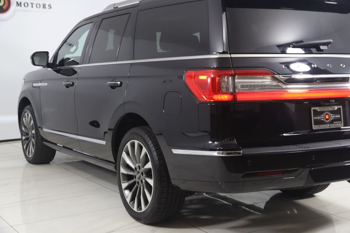 Used 2020 Lincoln Navigator Reserve AWD/4WD image 23