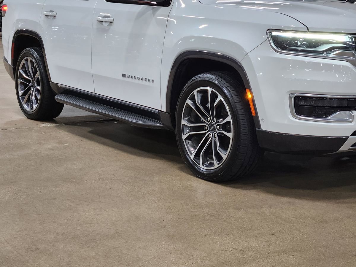 Used 2022 Jeep Wagoneer Series II w/ Premium Group I AWD/4WD image 16