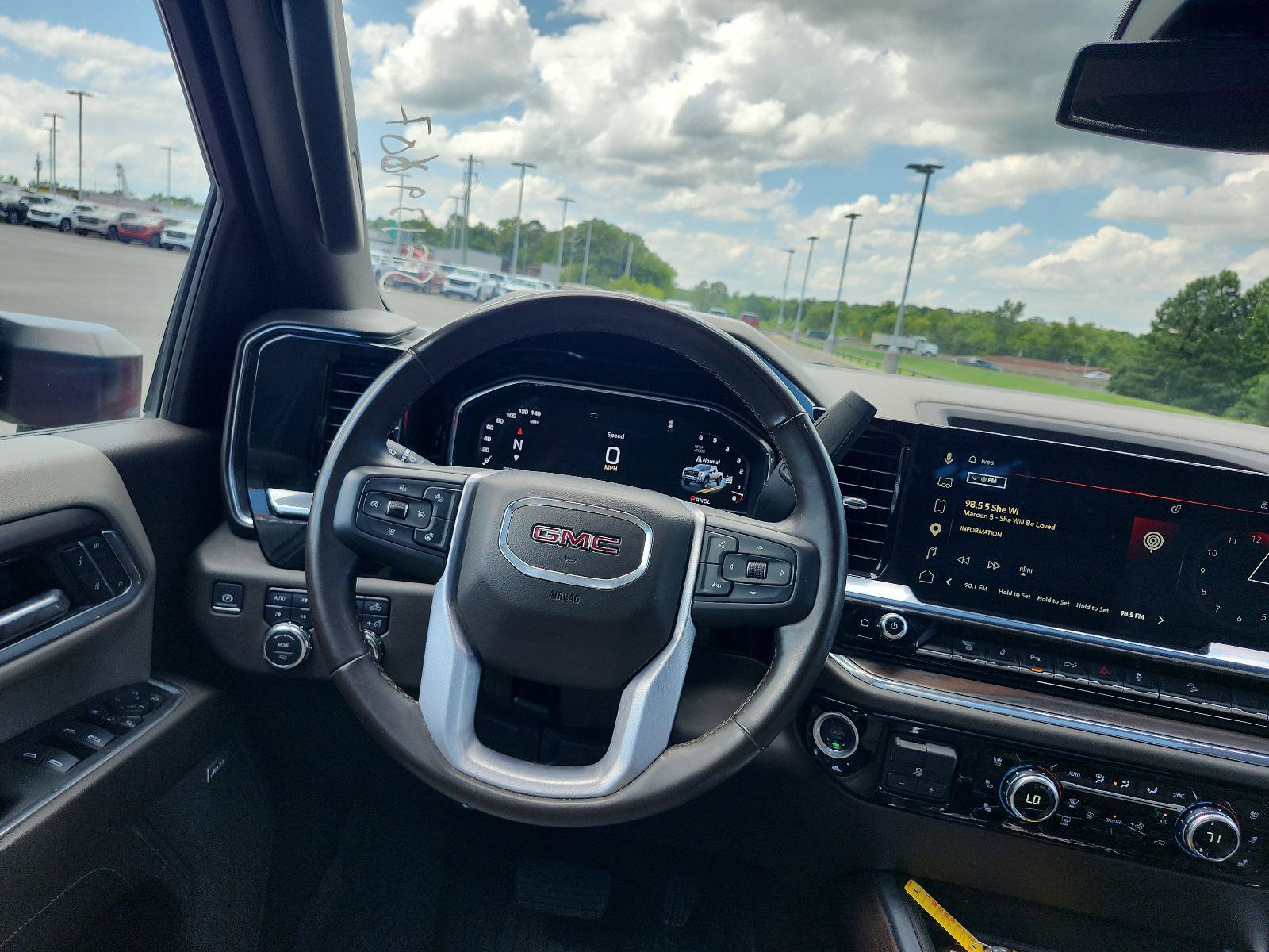 Used 2025 GMC Sierra 2500 SLT w/ SLT Premium Package AWD/4WD image 18