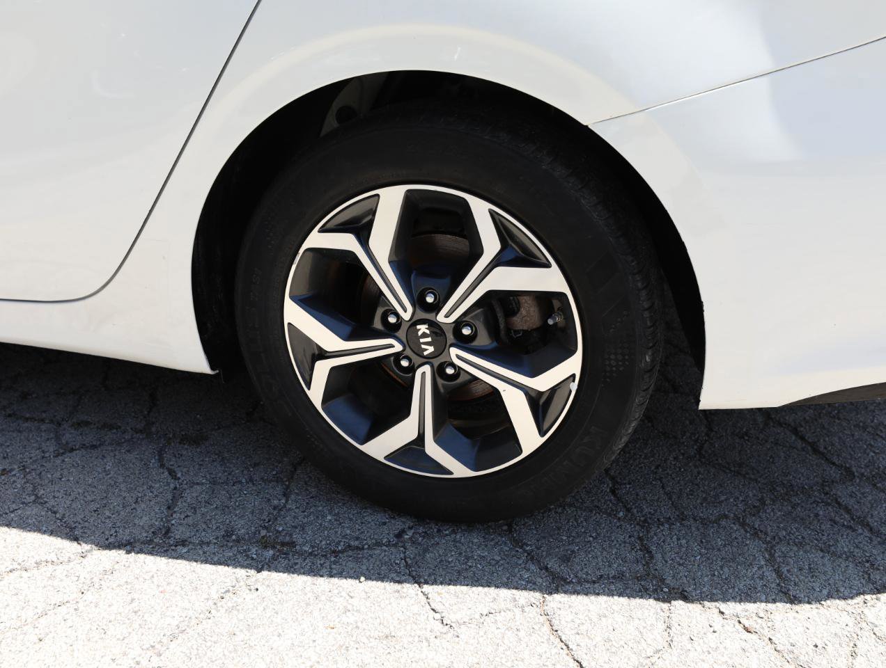 Used 2021 Kia Forte LXS FWD image 9