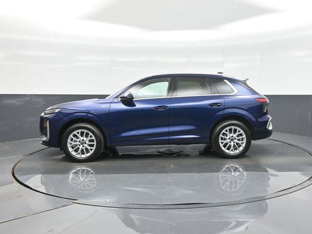 Used 2026 Audi Q3 quattro 2.0T w/ Driver Assistance Package AWD/4WD image 4