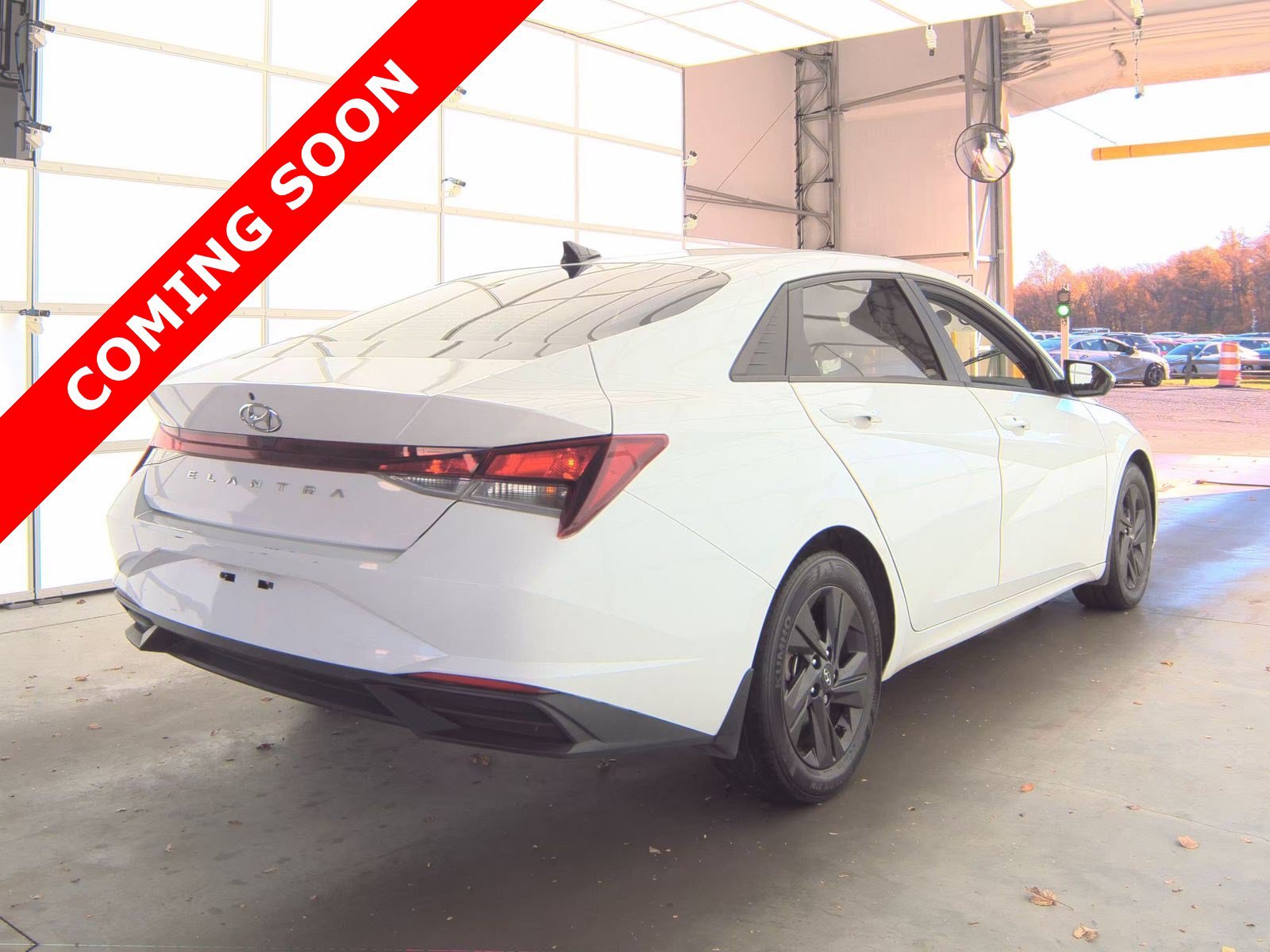 Used 2022 Hyundai Elantra SEL FWD image 5