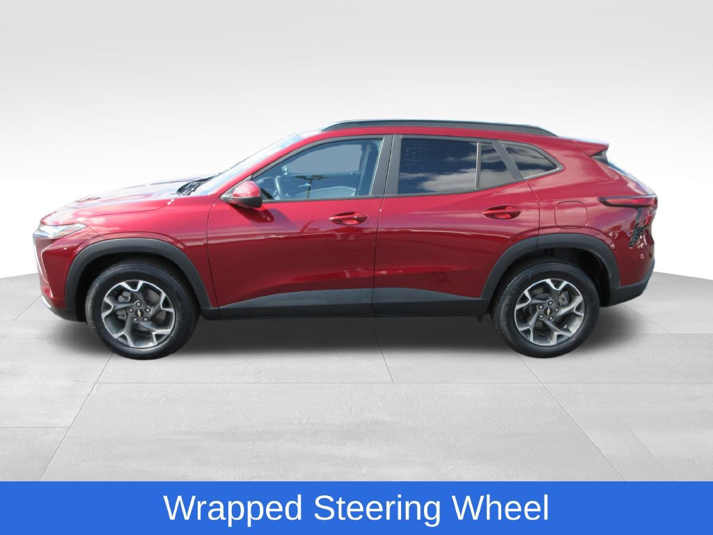 Certified 2024 Chevrolet Trax LT w/ Driver Confidence Package FWD image 2