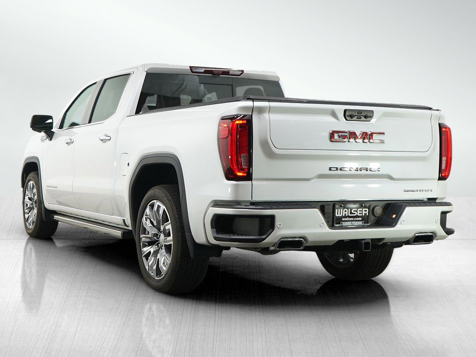 Used 2023 GMC Sierra 1500 Denali w/ Denali Reserve Package AWD/4WD image 3
