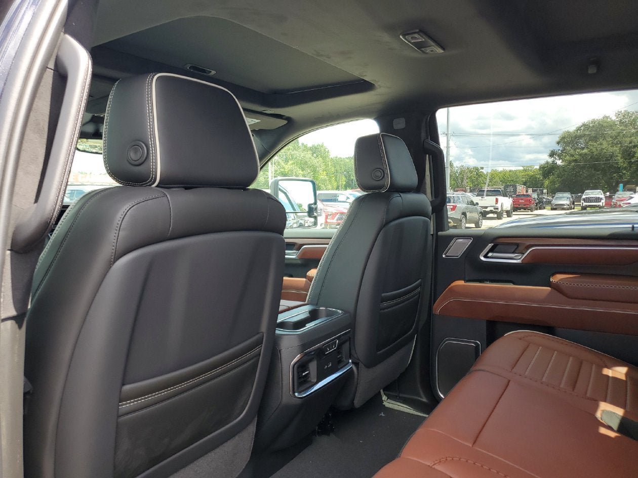 New 2026 GMC Sierra 3500 Denali Ultimate AWD/4WD image 11