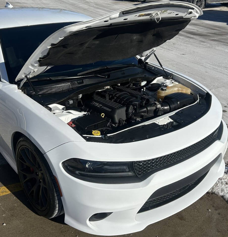 Used 2018 Dodge Charger SRT w/ Technology Group image 37