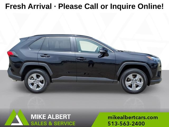 Used 2025 Toyota RAV4 XLE FWD image 8