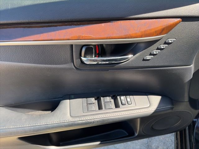 Used 2015 Lexus ES 350 350 w/ Luxury Package image 10