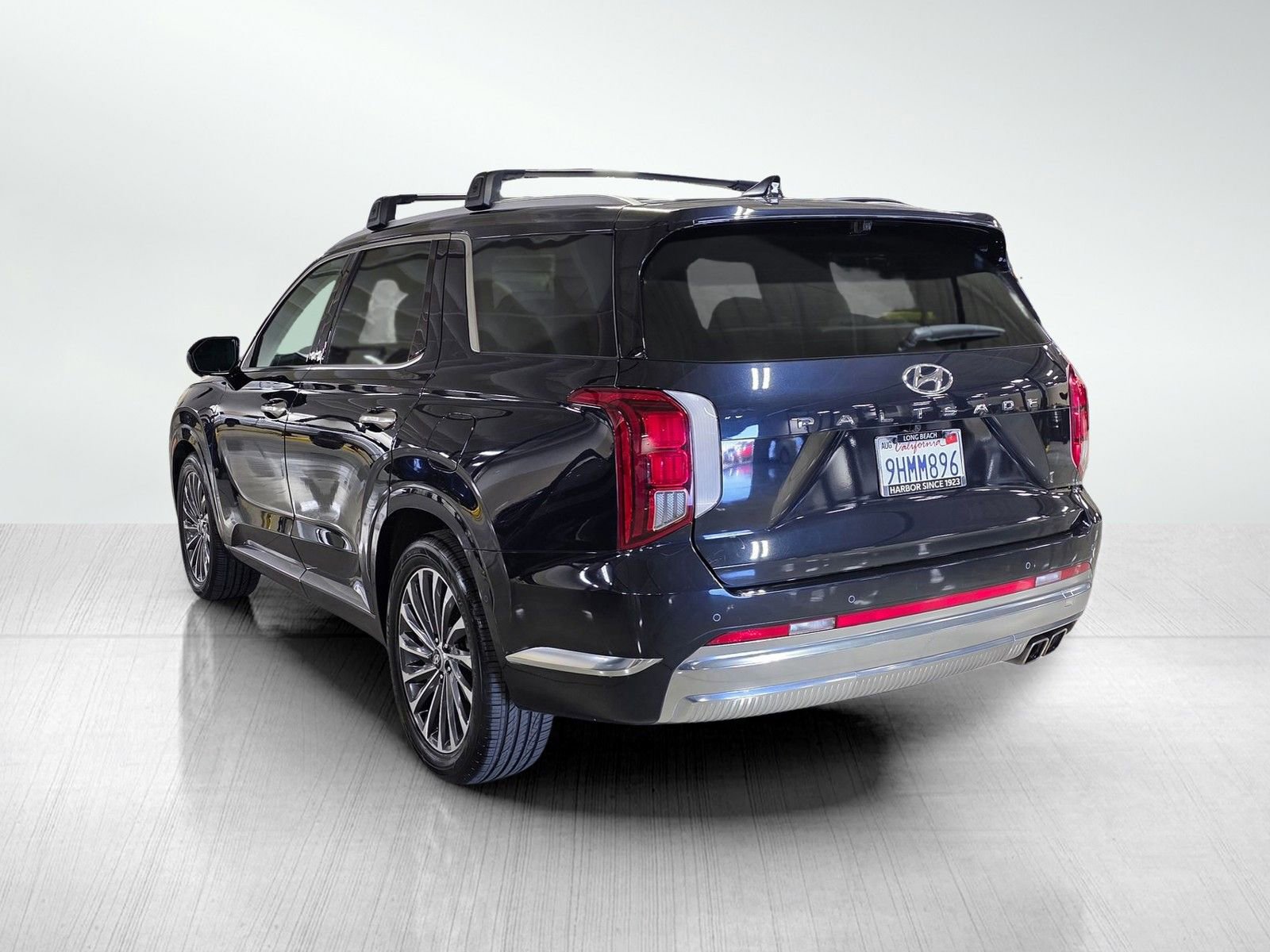 Used 2024 Hyundai Palisade Calligraphy image 5