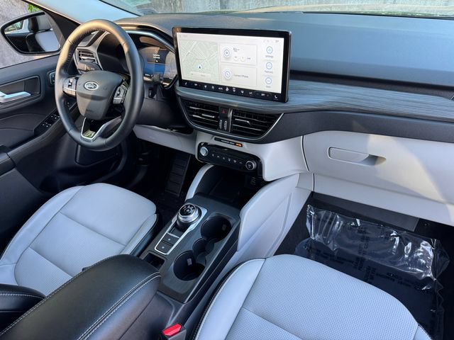 Used 2024 Ford Escape Platinum w/ Class II Trailer Tow Package AWD/4WD image 20