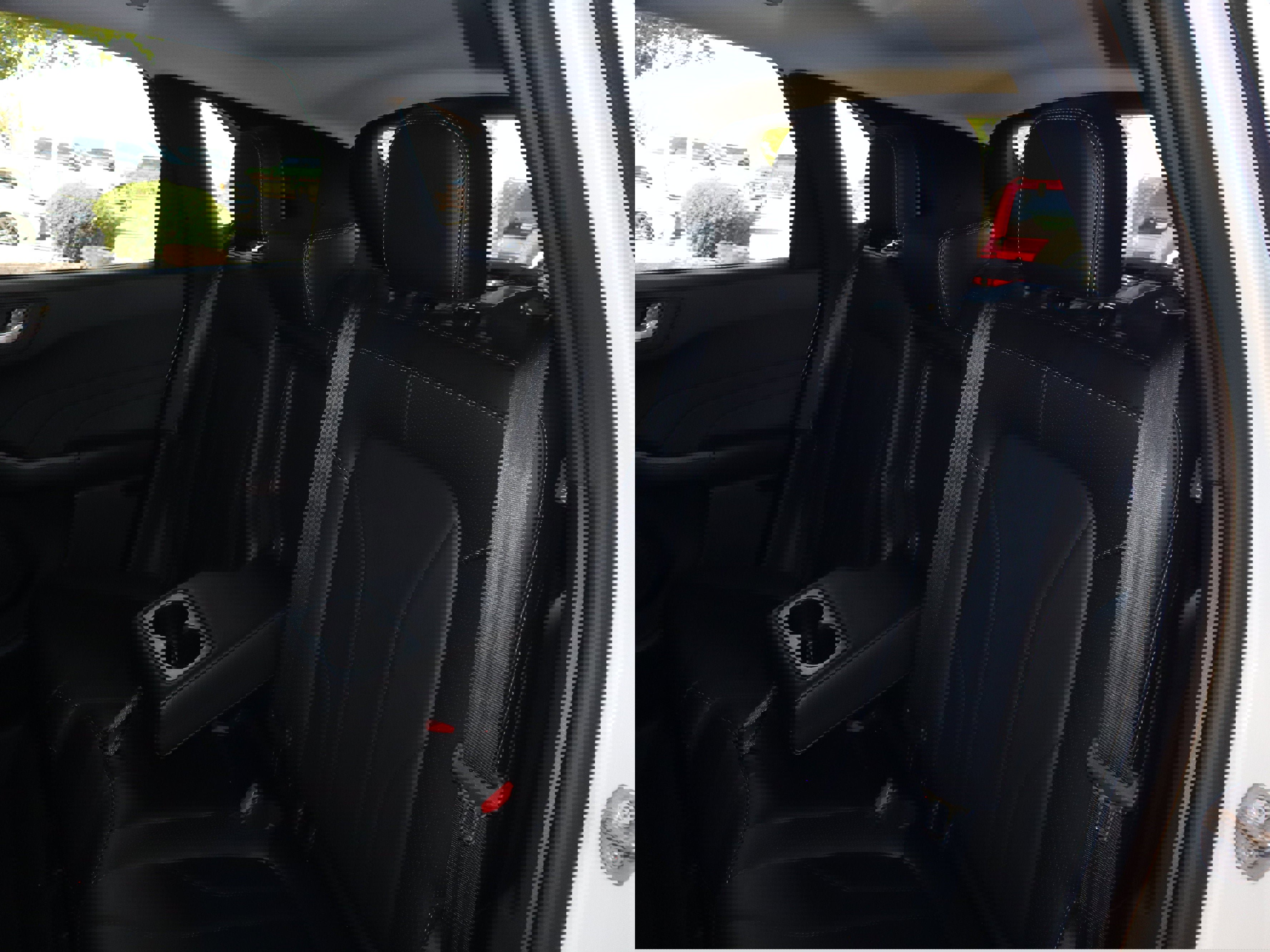 New 2025 Ford Escape SE w/ PHEV Premium Package image 36